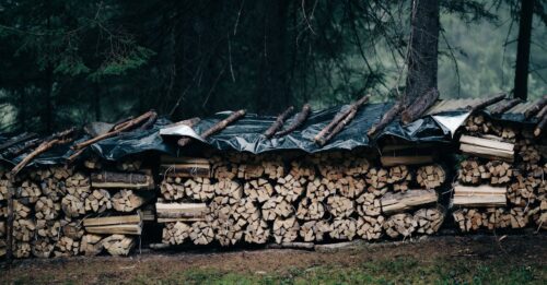 achetez du bois de chauffage de qualité pour un feu chaleureux et durable. parfait pour vos cheminées, poêles et barbecues.