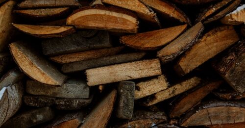 découvrez nos granulés de bois de haute qualité, une source d'énergie renouvelable, économique et écologique pour le chauffage de votre maison.