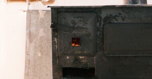 découvrez notre sélection de poêles à bois performants et écologiques pour chauffer votre maison avec style et efficacité.